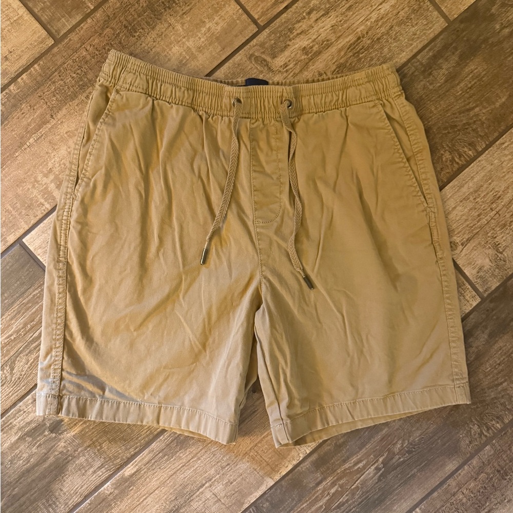 GAP Men's Tan Flat Front Shorts